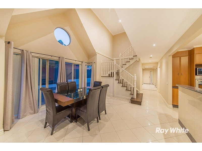 2 Nugong Place, Lynbrook VIC 3975