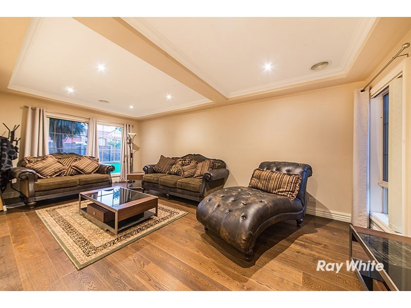 2 Nugong Place, Lynbrook VIC 3975