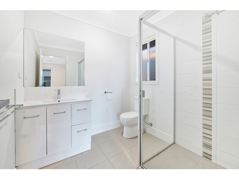19 Mossey Crescent, Cranbourne East VIC 3977