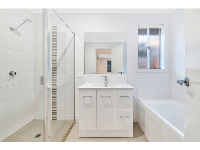 19 Mossey Crescent, Cranbourne East VIC 3977