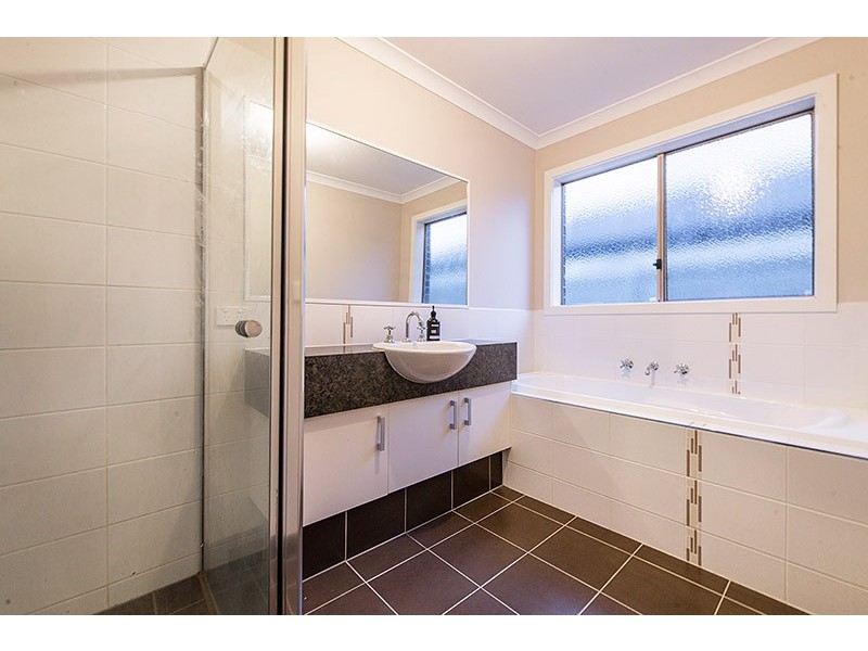 29 Stately Drive, Cranbourne East VIC 3977