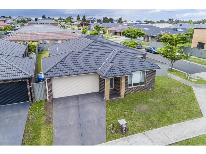 29 Stately Drive, Cranbourne East VIC 3977