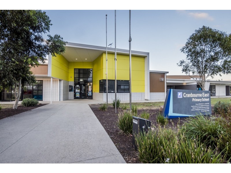 29 Stately Drive, Cranbourne East VIC 3977