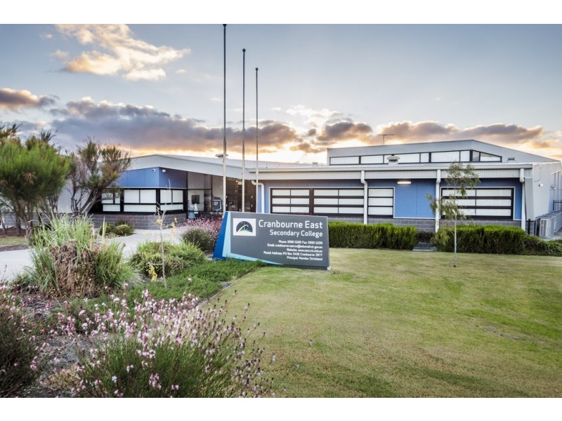 29 Stately Drive, Cranbourne East VIC 3977