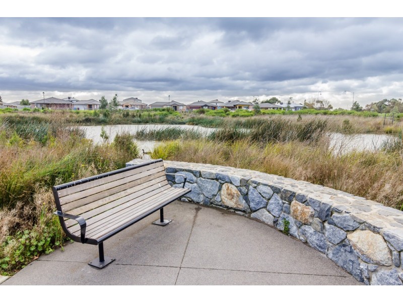 29 Stately Drive, Cranbourne East VIC 3977