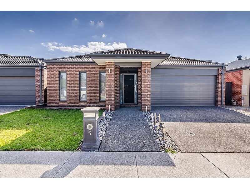 5 Gladiolus Circuit, Cranbourne North VIC 3977
