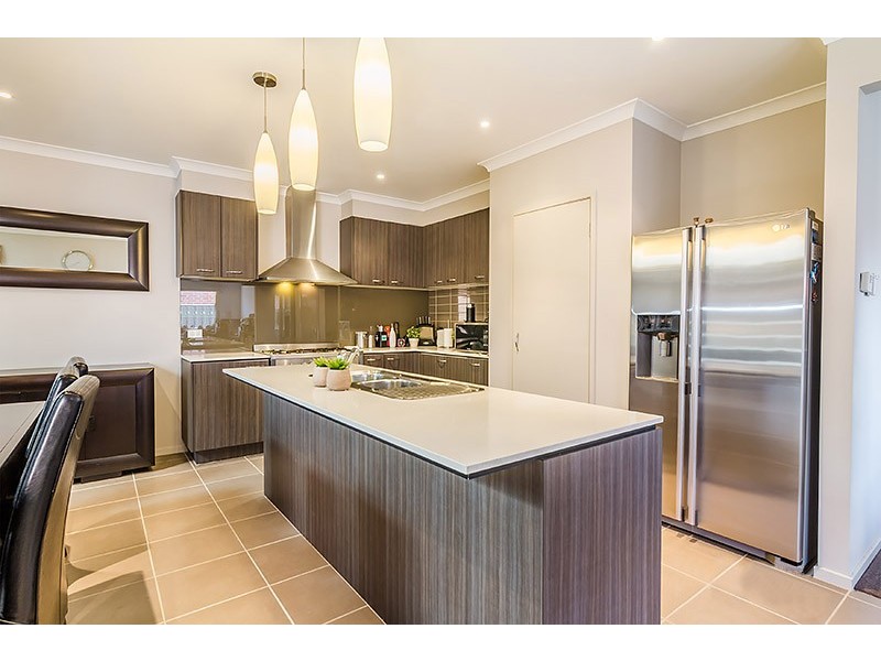 5 Gladiolus Circuit, Cranbourne North VIC 3977