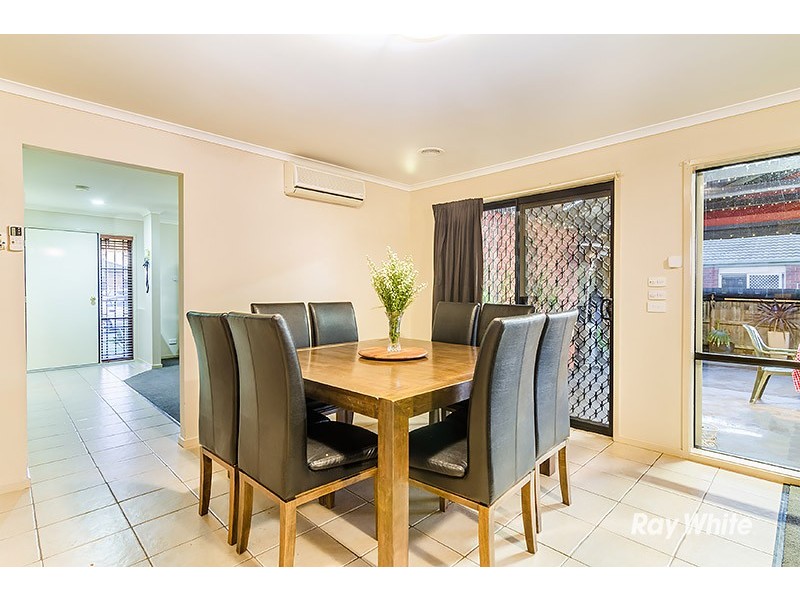 6 Nyarrin Place, Cranbourne West VIC 3977