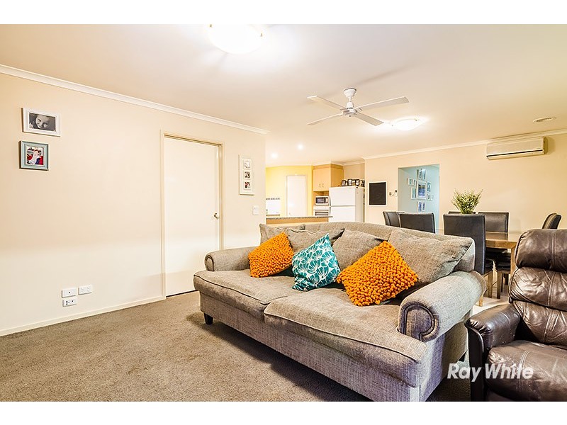 6 Nyarrin Place, Cranbourne West VIC 3977
