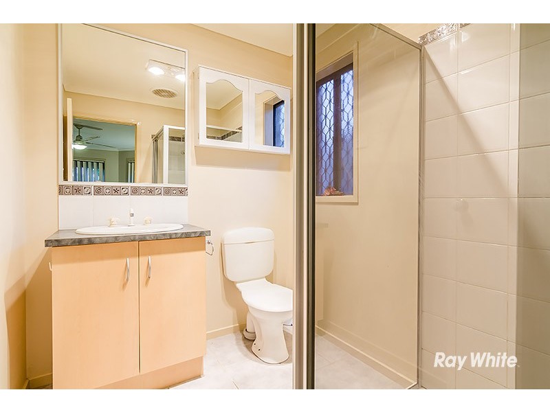 6 Nyarrin Place, Cranbourne West VIC 3977