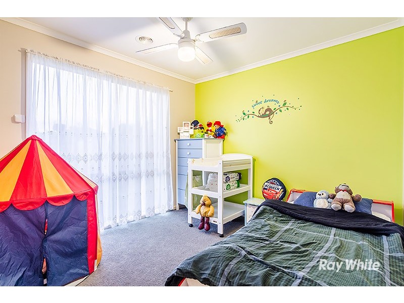 6 Nyarrin Place, Cranbourne West VIC 3977
