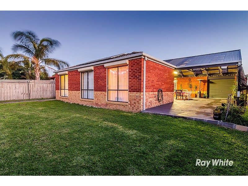 6 Nyarrin Place, Cranbourne West VIC 3977