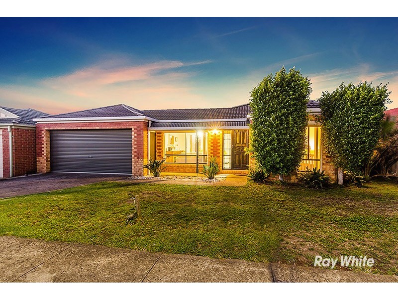 6 Nyarrin Place, Cranbourne West VIC 3977