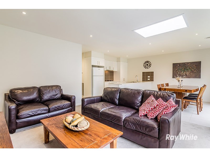 4 Woodright Circuit, Cranbourne VIC 3977