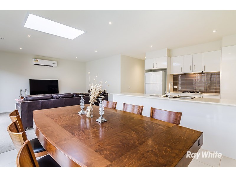 4 Woodright Circuit, Cranbourne VIC 3977