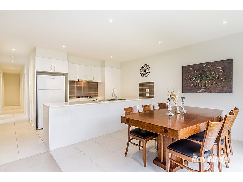 4 Woodright Circuit, Cranbourne VIC 3977