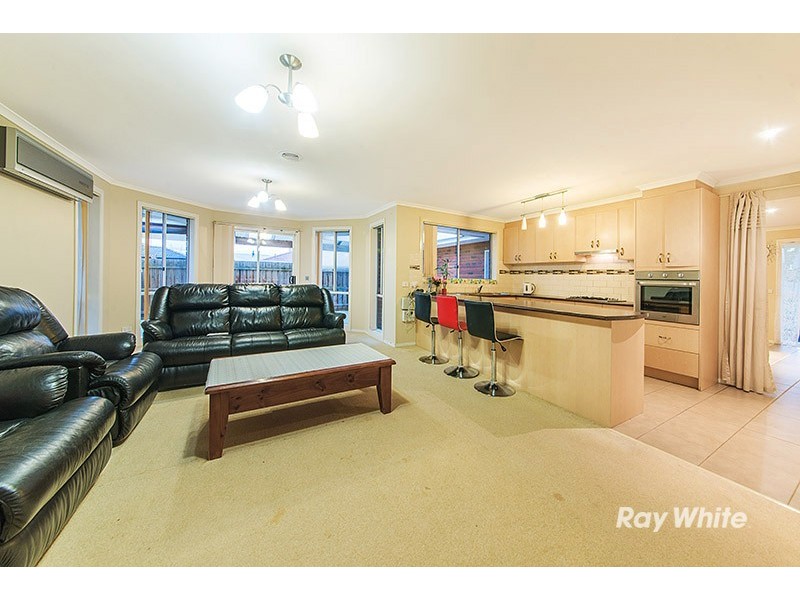 1 Kismet Close, Cranbourne West VIC 3977