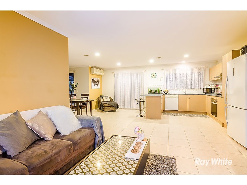 9 Staunton Walk, Cranbourne East VIC 3977