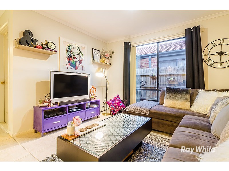 9 Staunton Walk, Cranbourne East VIC 3977