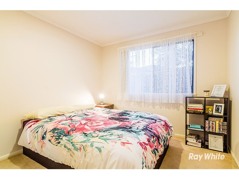 9 Staunton Walk, Cranbourne East VIC 3977