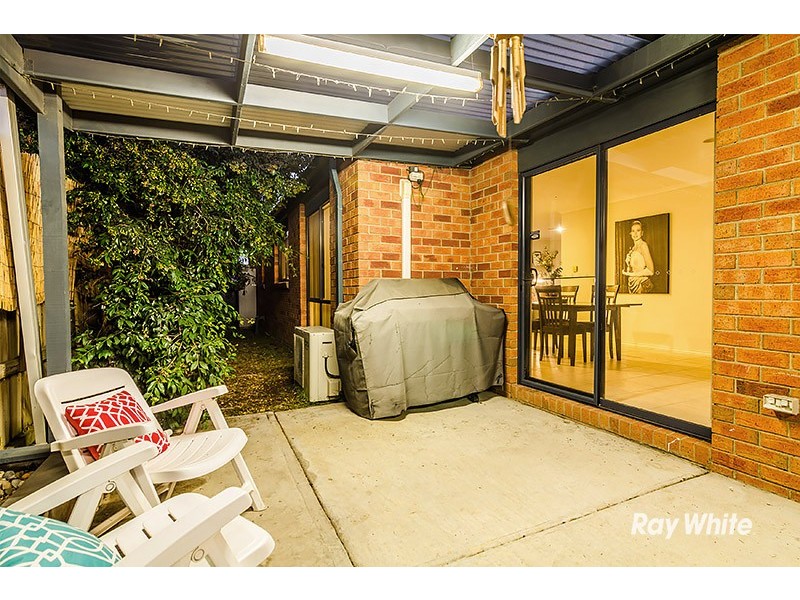 9 Staunton Walk, Cranbourne East VIC 3977