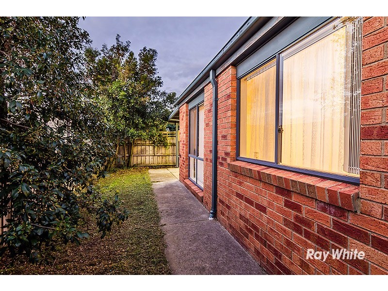 9 Staunton Walk, Cranbourne East VIC 3977