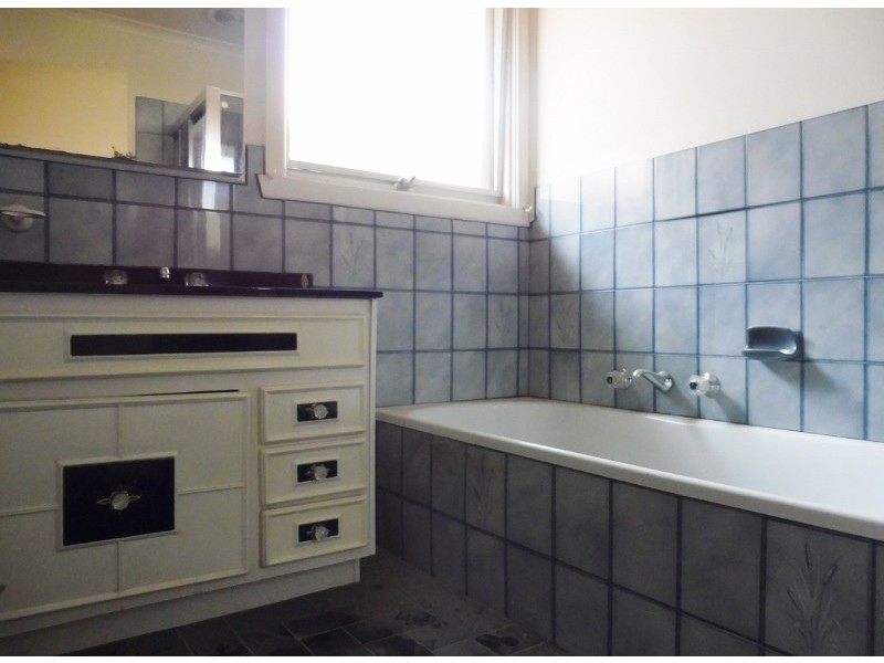 24 Harry Street, Cranbourne VIC 3977