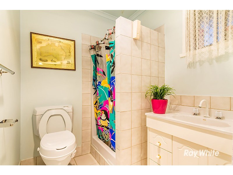 5 Lurline Street, Cranbourne VIC 3977