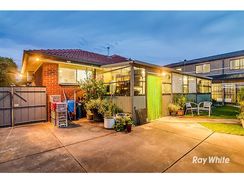 5 Lurline Street, Cranbourne VIC 3977