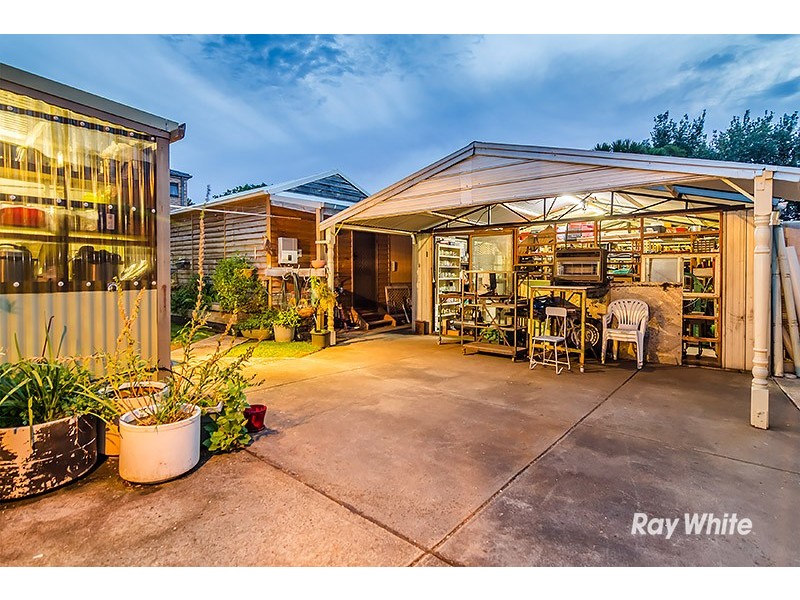 5 Lurline Street, Cranbourne VIC 3977