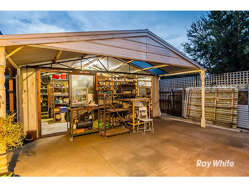 5 Lurline Street, Cranbourne VIC 3977
