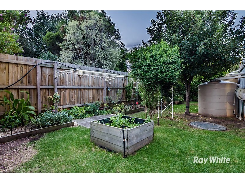 5 Lurline Street, Cranbourne VIC 3977