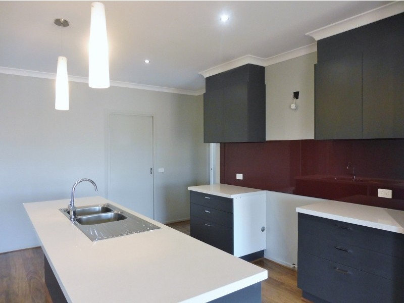 10 Cottongrass Avenue, Clyde North VIC 3978