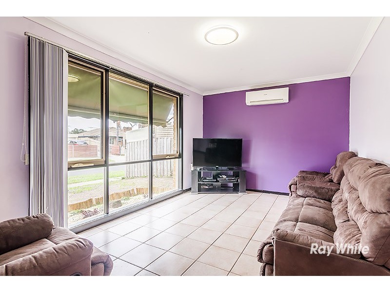 6 Willora Crescent, Cranbourne West VIC 3977