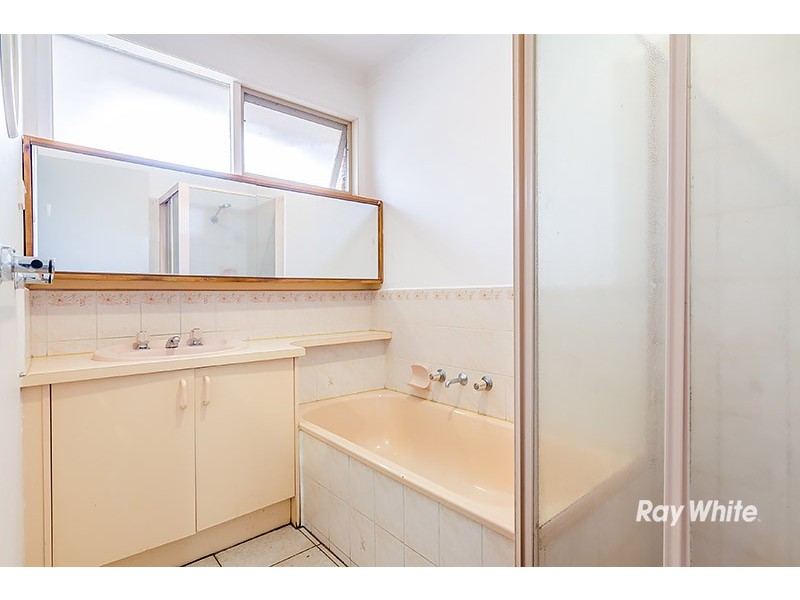 6 Willora Crescent, Cranbourne West VIC 3977