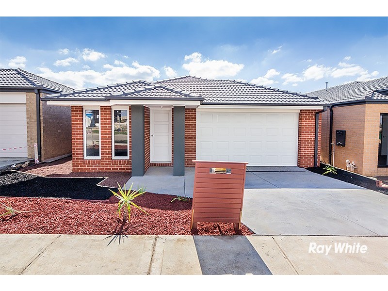12 Pamplona Way, Clyde North VIC 3978