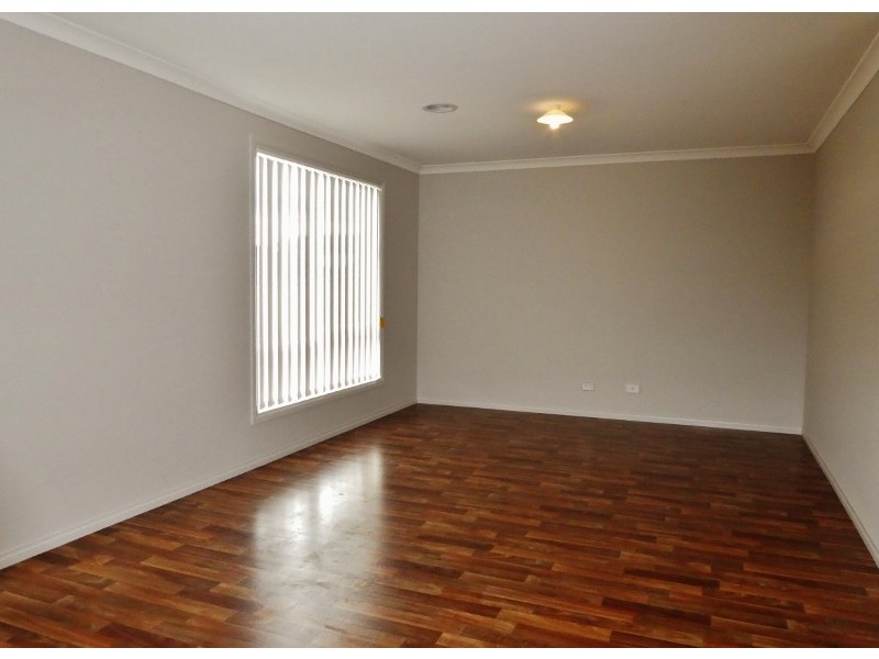 12 Pamplona Way, Clyde North VIC 3978