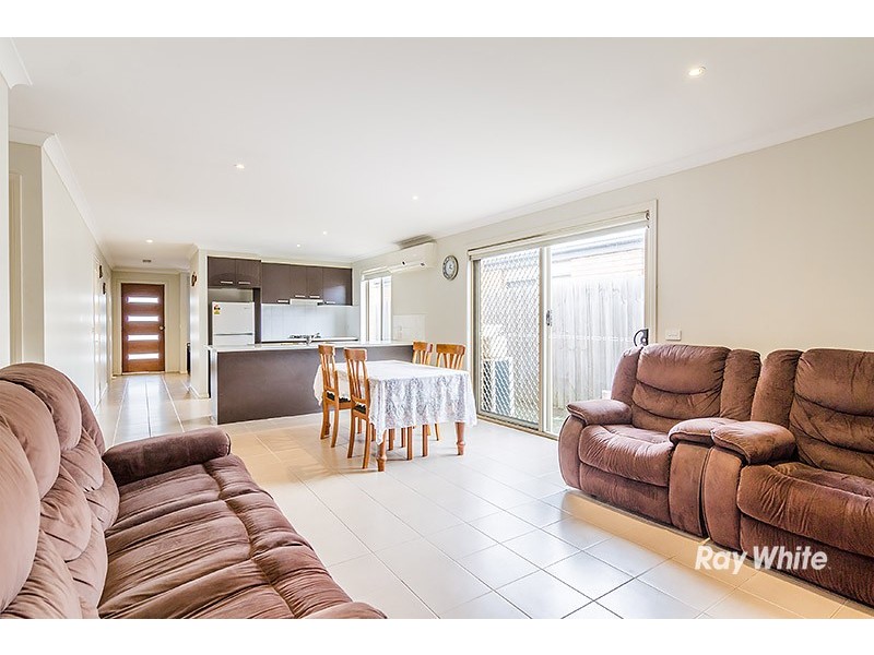 21 Pepperbush Circuit, Cranbourne VIC 3977