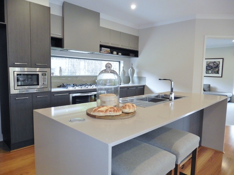 5 Red Maple Drive, Cranbourne West VIC 3977