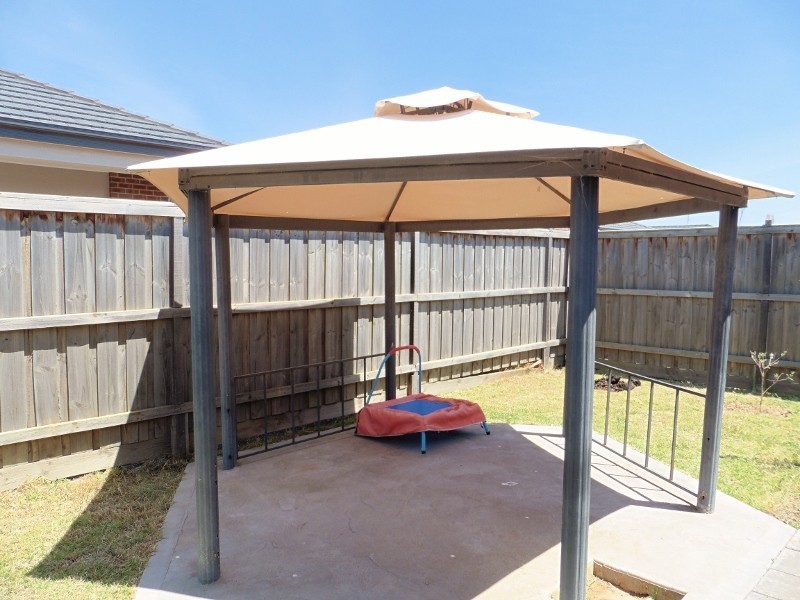 22 Scenic Avenue, Clyde VIC 3978