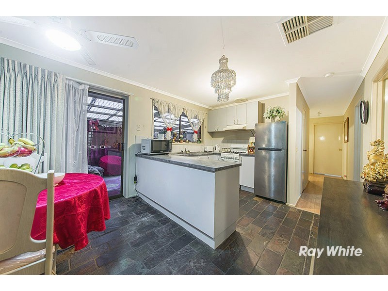 5 Raisell Road, Cranbourne West VIC 3977