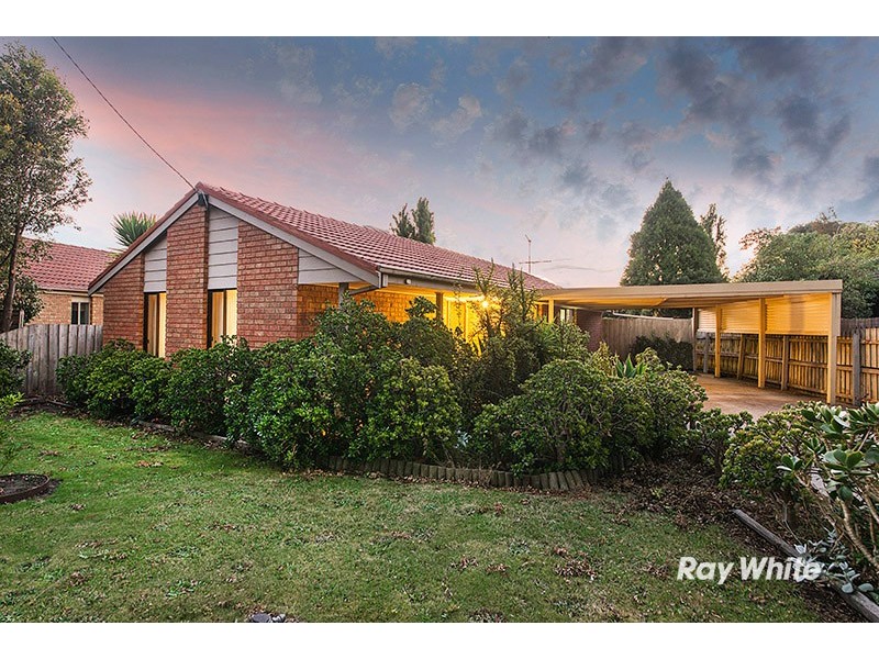 5 Raisell Road, Cranbourne West VIC 3977