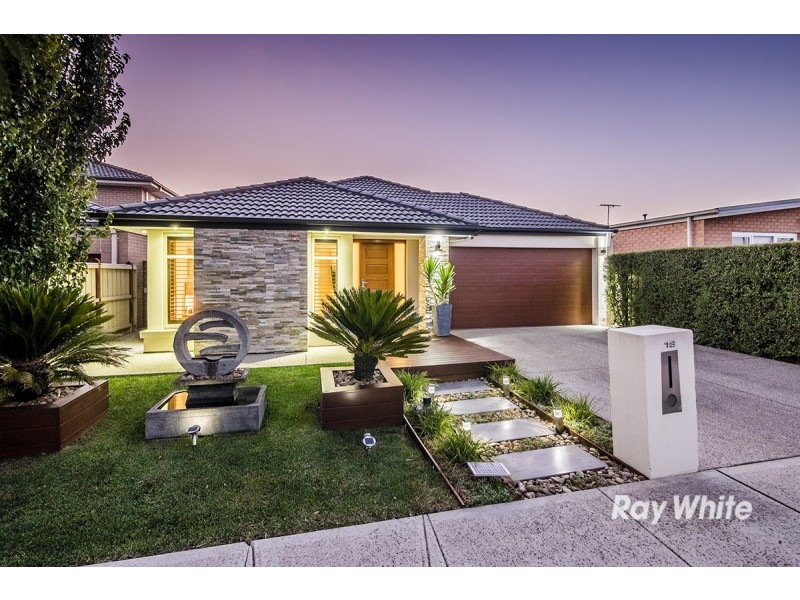 18 Lemon Grove, Cranbourne West VIC 3977