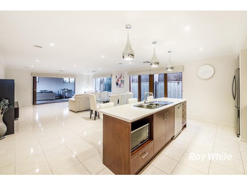 18 Lemon Grove, Cranbourne West VIC 3977