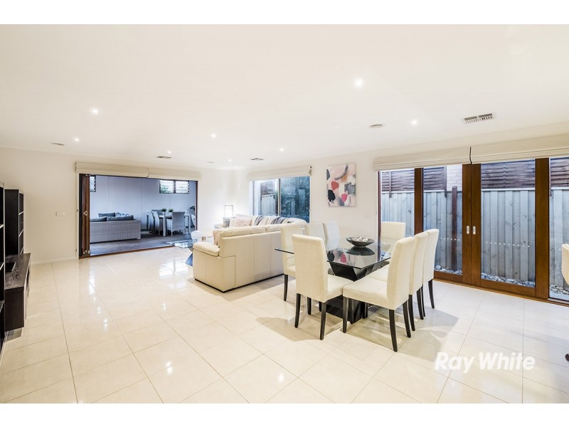 18 Lemon Grove, Cranbourne West VIC 3977