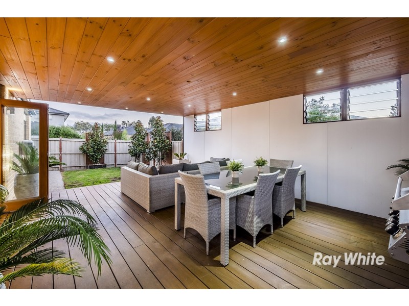 18 Lemon Grove, Cranbourne West VIC 3977