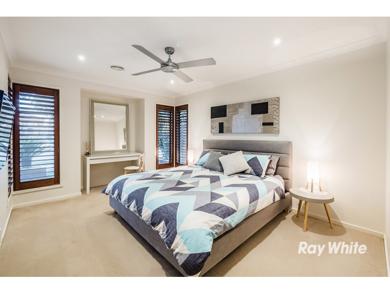 18 Lemon Grove, Cranbourne West VIC 3977