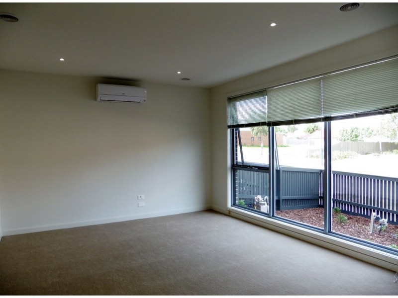 49 Cilento Crescent, Lynbrook VIC 3975