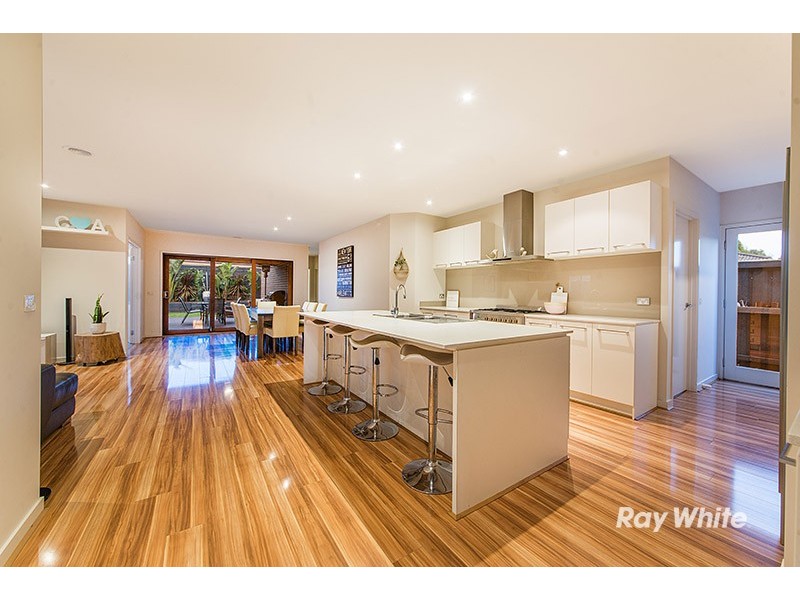 4 Dusky Bells Drive, Cranbourne West VIC 3977