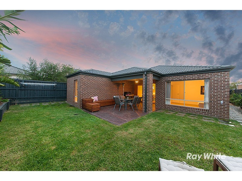 4 Dusky Bells Drive, Cranbourne West VIC 3977